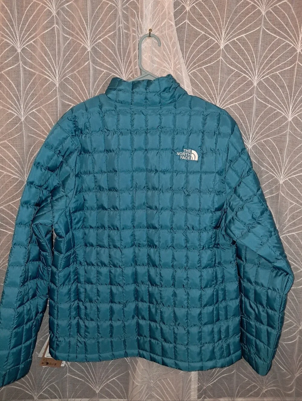 NWT The North Face brand Mens size large thermal insulation jacket